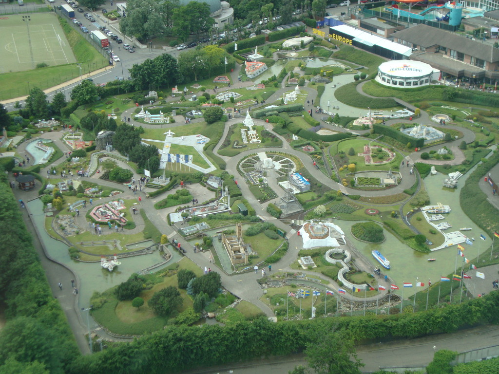 Mini Europe - Vista do Atomium