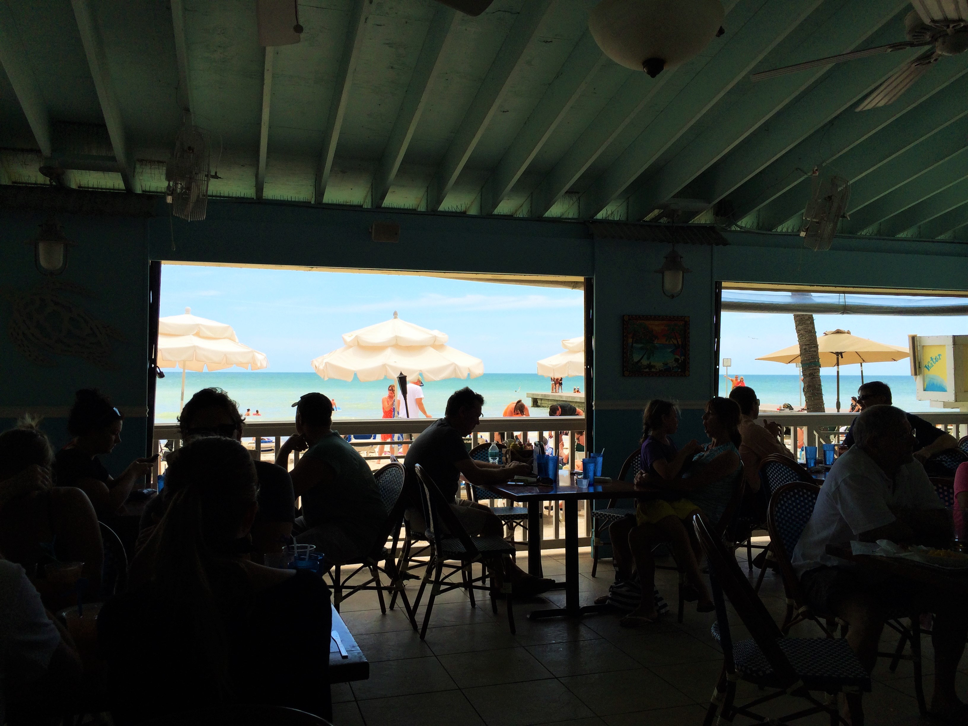 Southernmost Beach Café - A Vista parece uma pintura, né?